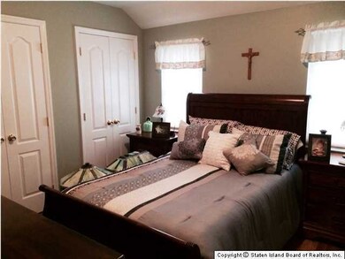 126 Aviston St, Staten Island, NY 10306 - photo 6