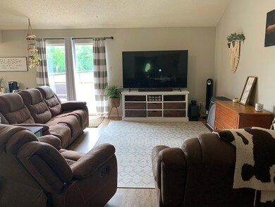 161 Navidad St, Bay City, TX 77414 - photo 3