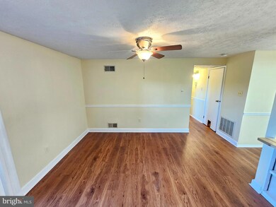 19617 Gunners Branch Rd unit L, Germantown, MD 20876 - photo 6