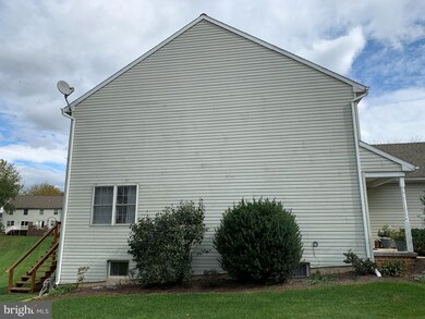 4017 Parkside Ct, Mount Joy, PA 17552 - photo 3