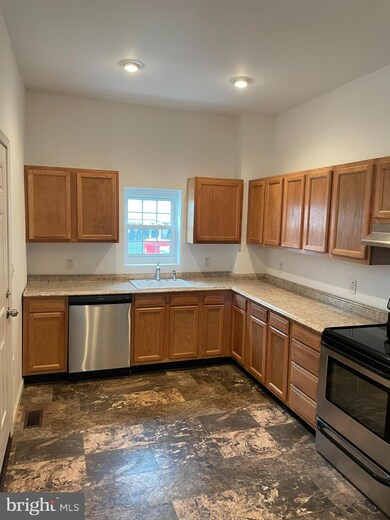 347 Union Aly, Pottstown, PA 19464 - photo 5