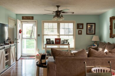 583 Gentry Ln, Mount Washington, KY 40047 - photo 7