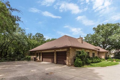 1005 Oak Park Blvd, Cedar Falls, IA 50613 - photo 2