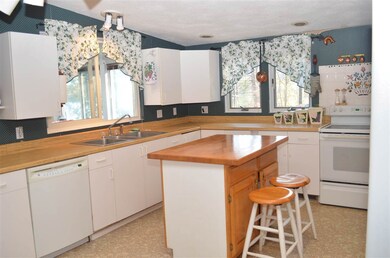 506 White Plains Rd, Webster, NH 03303 - photo 3