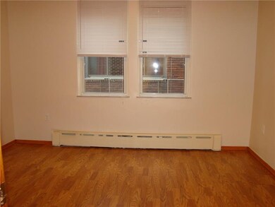 Dining room could also be used as first floor Mast