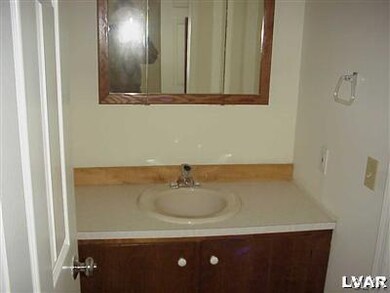 307 S 12th St unit 313, Emmaus, PA 18049 - photo 3