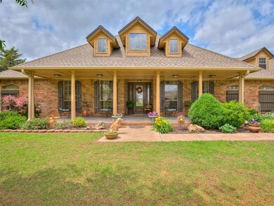 View of front of house featuring a front yard