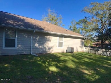 410 Washington St unit B, Bay Saint Louis, MS 39520 - photo 6