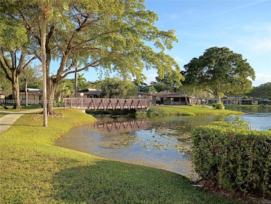 151 Berkley Rd unit 308, Hollywood, FL 33024 - photo 6