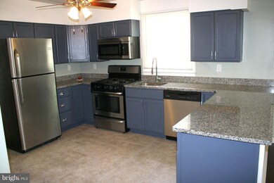 913 Homberg Ave, Essex, MD 21221 - photo 5