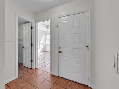 4507 S Oak Dr unit 51, Tampa, FL 33611 - photo 6