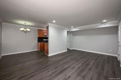 111 College Rd unit 1-Q, Selden, NY 11784 - photo 3