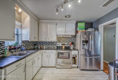 6211 Sage Dr, Jacksonville, FL 32210 - photo 3