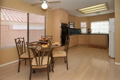Kitchen & Eating Area