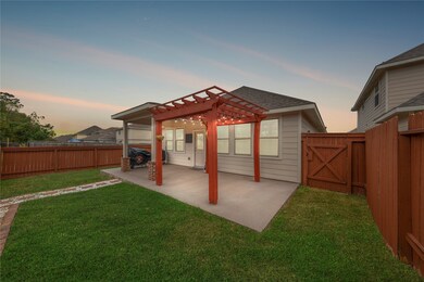 10906 Sun River Falls Dr, Humble, TX 77396 - photo 5