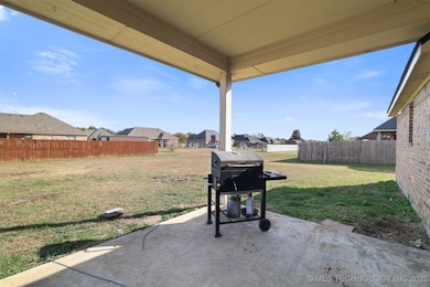 112 Swiss Trail, Calera, OK 74730 - photo 6