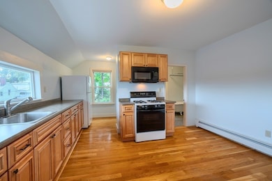 20 8th St unit B, Lowell, MA 01850 - photo 3