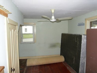 1621 Washington St, Cedar Falls, IA 50613 - photo 3