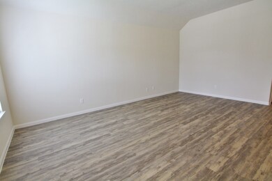 692 Fallow Ln, Alvin, TX 77511 - photo 2