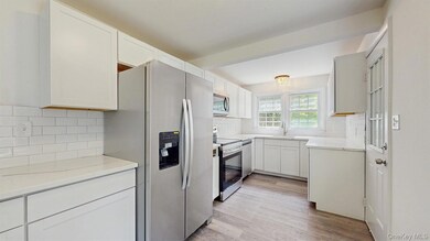 37 Shady Creek Rd, Pleasant Valley, NY 12569 - photo 4