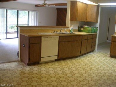 Breakfast Bar to Family Room