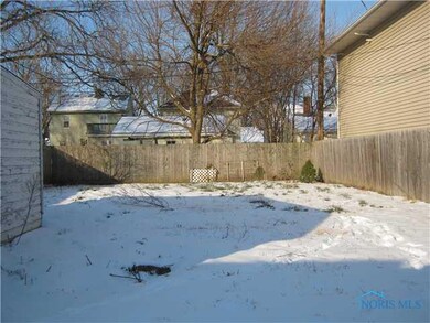 2106 Mansfield Rd, Toledo, OH 43613 - photo 3