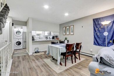 Dining/Breakfast Far
