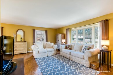 007_Family Room