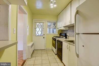 8627 Willow Oak Rd, Parkville, MD 21234 - photo 7