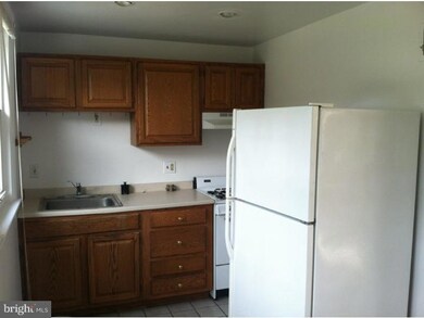 301 Pilgrim Ln unit 2, Drexel Hill, PA 19026 - photo 3