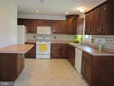 110 Arbor Dr, Myerstown, PA 17067 - photo 2