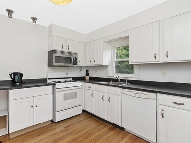 286 College Farm Rd, Waltham, MA 02451 - photo 4