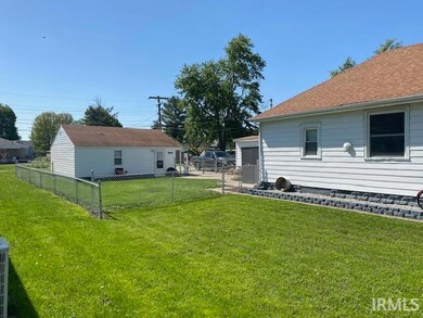 510 Maple St, Tipton, IN 46072 - photo 2