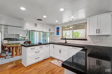 2000 Ashe Rd unit 9, Bakersfield, CA 93309 - photo 7