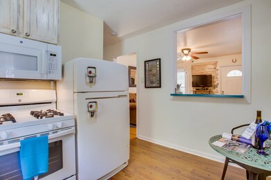 1107 N Adams St, Fredericksburg, TX 78624 - photo 5