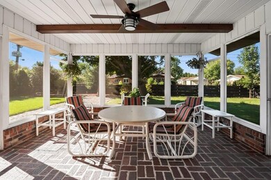 07_1414NManorDr_97_SunRoom_LowRes