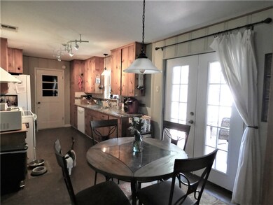 903 E Randall St, Beeville, TX 78102 - photo 4