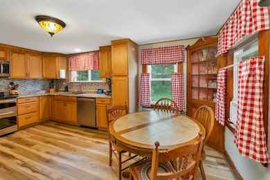 23 Oakes St, North Woodstock, NH 03262 - photo 4