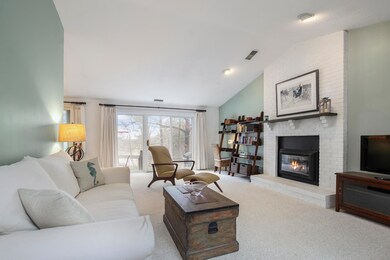 007-photo-living-room-6939871