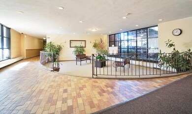 (4) LOBBY