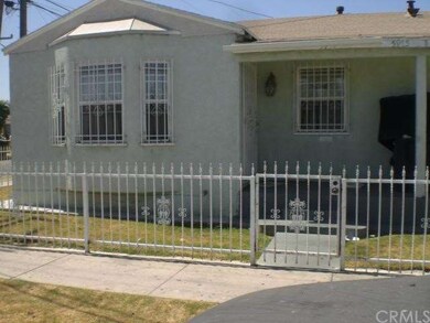 front home main entrance  all fenced