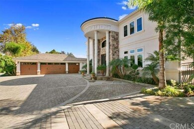 This estate also has the added convenience of a fo