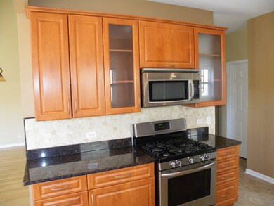 1059 Viewpoint Dr, Lake In the Hills, IL 60156 - photo 3