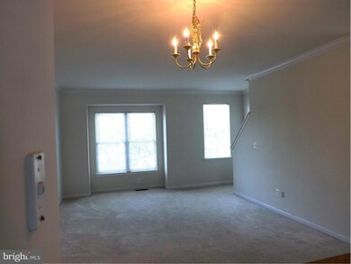 42836 Smallwood Terrace unit 27A, Chantilly, VA 20152 - photo 3