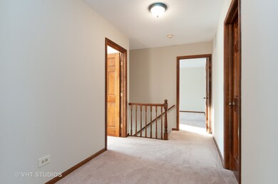 1125 Hyde Park Ln, Naperville, IL 60565 - photo 2