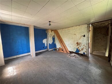 861 Koehlar Ave, Donora, PA 15033 - photo 4