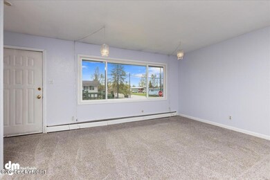 05-Upstairs Living Room 20240517-DW-2449