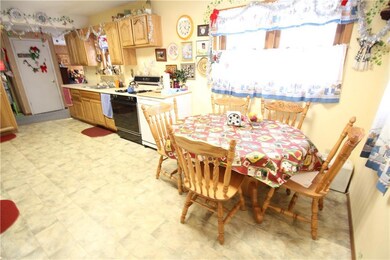 707 E Lincoln St, Augusta, WI 54722 - photo 4