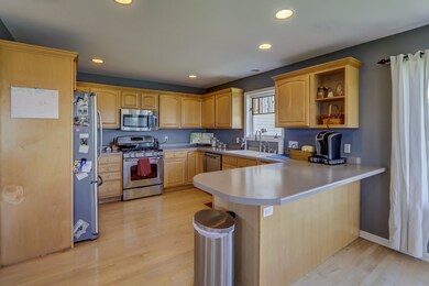 800 Fox Run Ct, Oregon, WI 53575 - photo 4