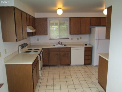 13045 SW Barberry Dr, Beaverton, OR 97008 - photo 2